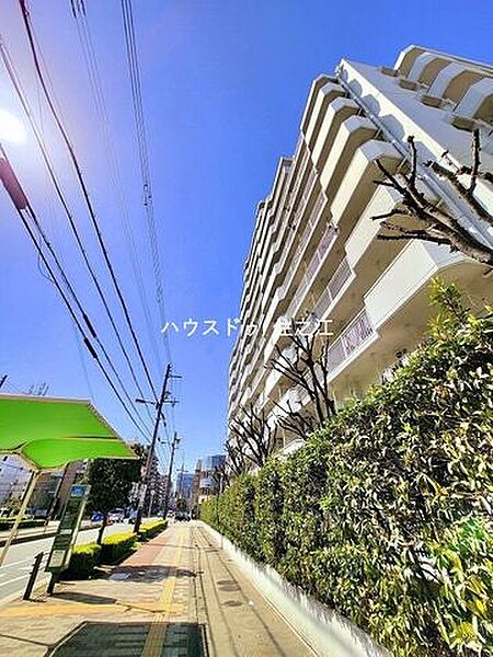 ★建物と前面道路の間には歩道がございますのでお子様も安心通学♪