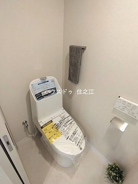 温水洗浄便座付きトイレ