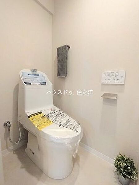 温水洗浄便座付きトイレ