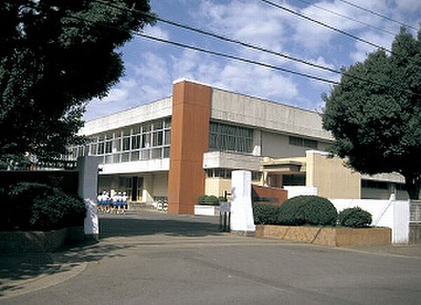 双葉台小学校まで700ｍ