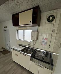 徳毛ビル 2階1LDKの室内