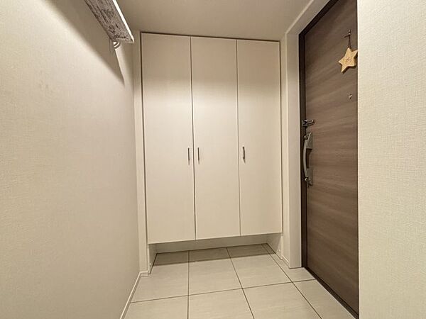 玄関にはシューズボックスが完備されているため、片付いた玄関がキープできます♪