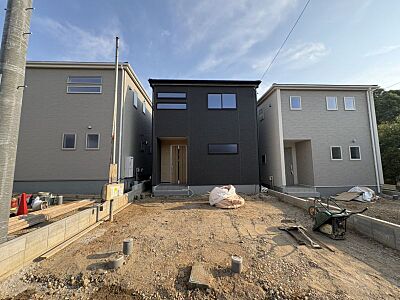 外観:建物面積106m2超えの5LDK!部屋数も充実しておりご家族が多くても安心の一戸建て♪ 外観:建物面積106m2超えの5LDK!部屋数も充実しておりご家族が多くても安心の一戸建て♪