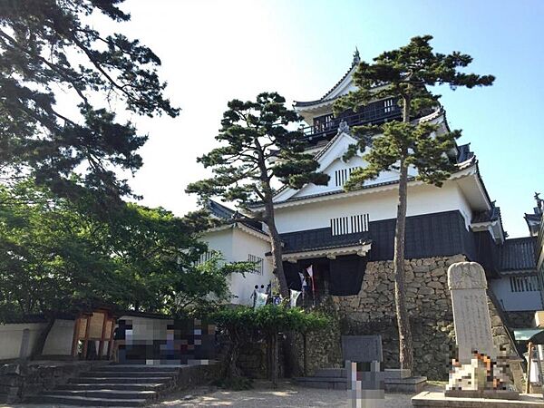 岡崎城公園まで　726m　徒歩約10分