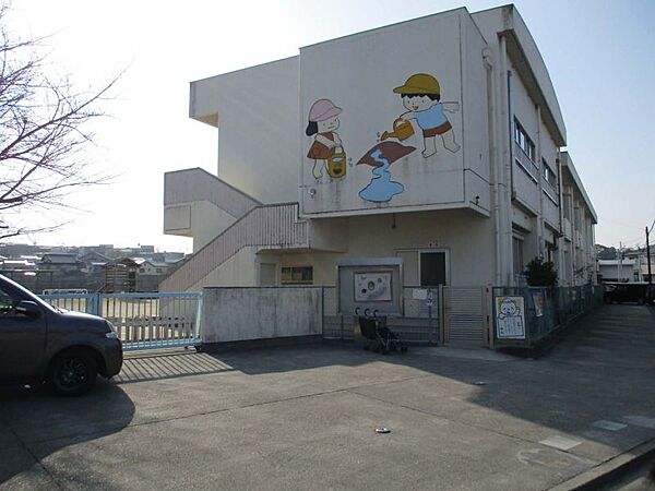 根石保育園まで　40m　徒歩約1分
