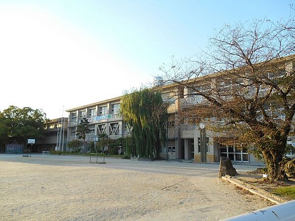 矢作北小学校まで　1200m　徒歩約15分
