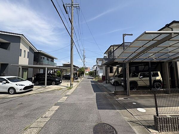 小学校まで徒歩約7分！中学校まで徒歩約17分！子育て世帯にも暮らしやすい環境です♪