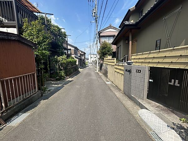 徒歩圏内にスーパーやコンビニ、郵便局や病院など暮らしに役立つ施設が揃う住み良い住環境です♪