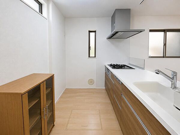 お料理がしたくなる、そんな嬉しい・楽しいキッチンです♪※一部CG加工により残置物を除去しています。