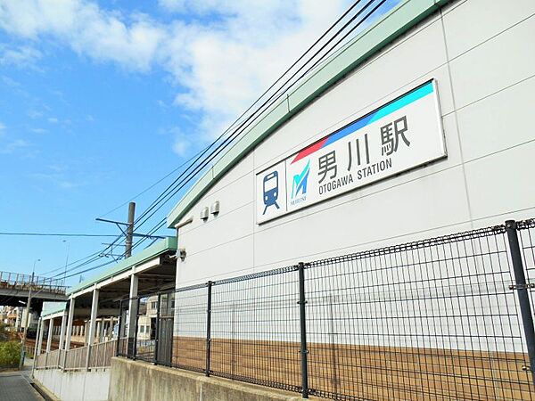 男川駅まで　1398m　徒歩約18分●名古屋鉄道名古屋本線の駅。manacaが利用可能である。駅集中管理システム（管理駅は東岡崎駅）を導入している。