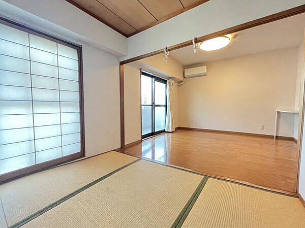 隣接している和室と繋げることも可能（※一部CG加工により残置物を除去しています。）
