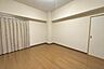 室内：独立したお部屋は主寝室や書斎としてのご利用にも最適です♪（※一部CG加工により残置物を除去しています。）