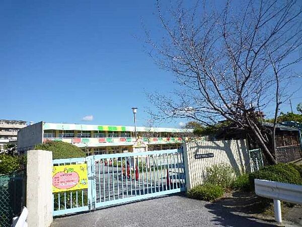朝日こども園開所時間（8：30～17：00月～金）周辺には逢妻女川という小川が流れ「平芝公園」や「昆森公園」、「宮上公園」などがあります。近くの小中学生と交流することで年上の子どもに対して尊敬の念…