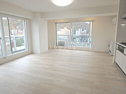 コンドー円山ＫＩＲＡＲＩ 801 8階2LDKのリビング/ダイニング