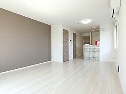 JR東北本線 岡本駅 徒歩29分の賃貸アパート 2階1LDKのリビング/ダイニング