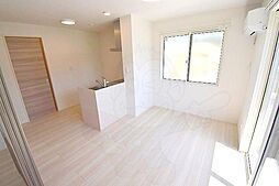 GL Plus HIGASHIYAGURA 102 1階1LDKのリビング/ダイニング