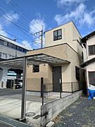 堅田駅より徒歩11分 築15年7ヶ月 3階建の賃貸物件