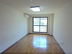 ロイヤルグランデ 106 1階1Kのリビング/ダイニング