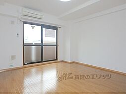 京都市営烏丸線 くいな橋駅 徒歩4分の賃貸マンション 5階1Kのリビング/ダイニング