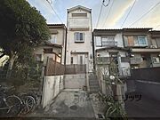 東野駅より徒歩15分 3階 築23年9ヶ月の賃貸物件