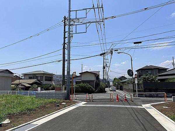 北東幅員6ｍ北西角地。すれ違いに気を使わないようにしました。