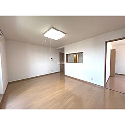 リバーサイド・ラピュタＳサイド 3-C 3階2LDKのリビング/ダイニング