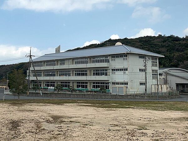 画像23:下関市立川棚小学校(874m)