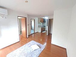 シャーメゾントルペ 101 1階2LDKのリビング/ダイニング