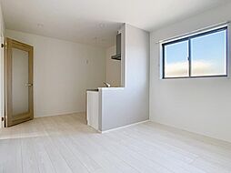 クルム綾羅木 206 1階1LDKのリビング/ダイニング