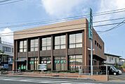 山口銀行綾羅木支店(549m)