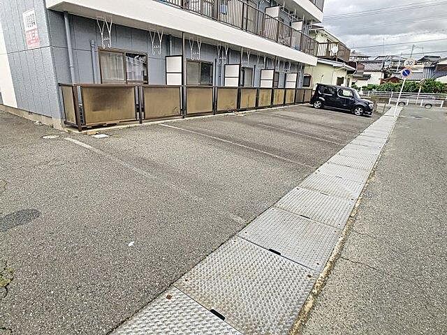 6 / 18