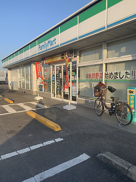 画像17:ファミリーマート観音寺中田井店 673m