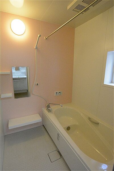 画像4:浴室乾燥機・追焚機能付風呂