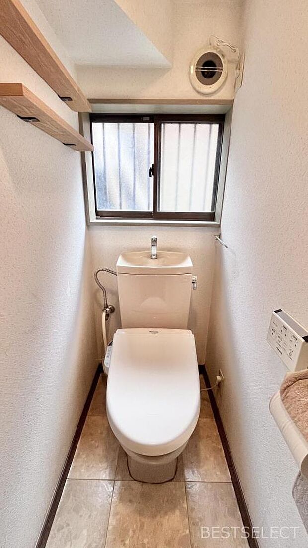 いつも快適・清潔な温水洗浄機能付トイレ：1階トイレ