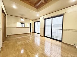 和光市下新倉四丁目　中古一戸建 4SLDKのリビング/ダイニング