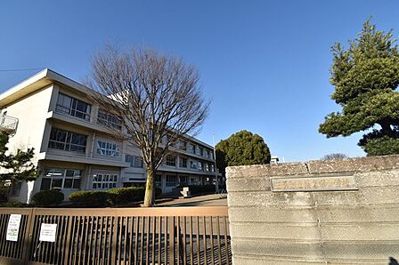 三芳町立藤久保小学校 (徒歩5分) 330m