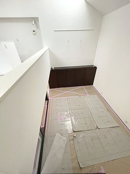 吹抜けで空間のつながりができ，家全体のコミュニケーションが取りやすくなります。