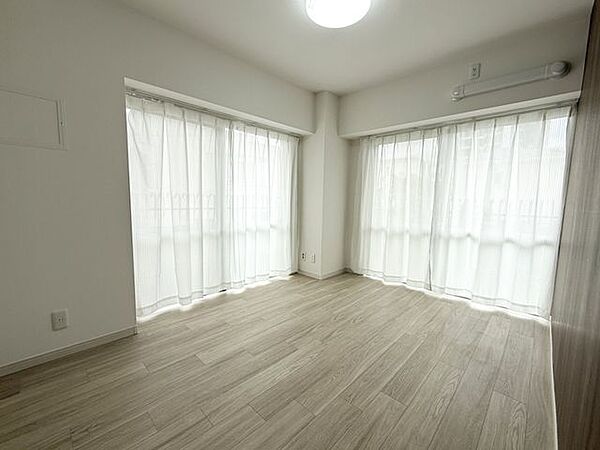 全居室彩光設計。自然の光や風が舞い込む快適空間でプライベートな時間をお過ごしいただけます：洋室約6.0帖
