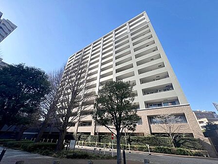 2005年4月築,全棟総戸数381戸の大型分譲マンションです。