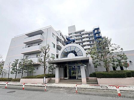 1990年2月築，総戸数83戸の分譲マンション。