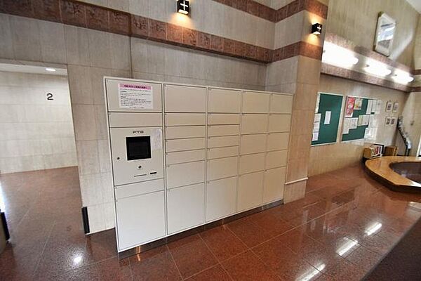 不在時や急な用事の際にも荷物の受取ができる宅配ボックス。