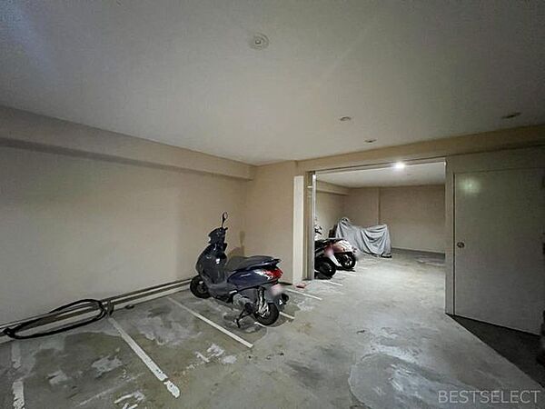 バイク置場