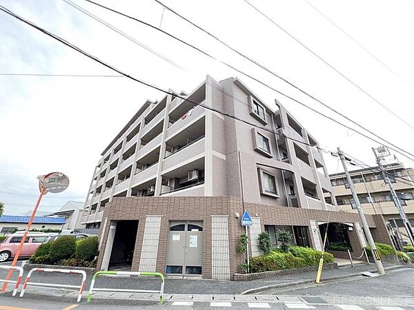 プライベート性が高く，落ち着いて過ごせる角住戸です。