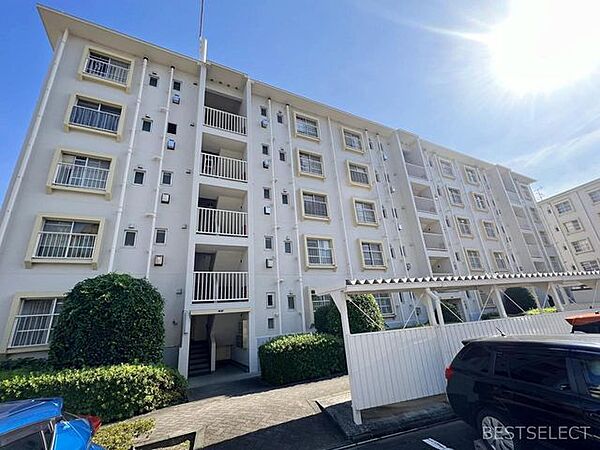 自然の光や風が気持ちの良い南東向きのお住まいです。