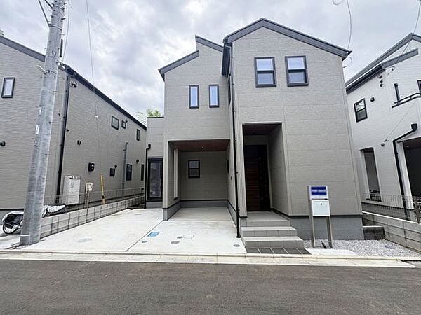 2025年11月築のお住まい。建物自体の寿命もまだまだ長く，これから先の暮らしを見据えてお住まいいただけます。