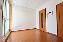 JR横浜線 長津田駅 徒歩6分の賃貸アパート 2階1Kのリビング/ダイニング