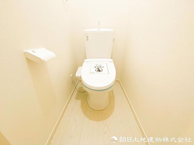 【トイレ】毎日の生活を快適にお過ごし頂けますよう、落ち着いた雰囲気です。