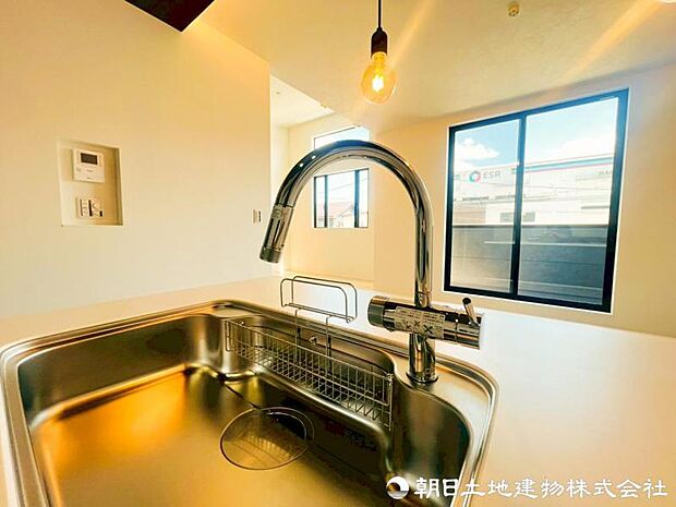 【浄水機一体型水栓】浄水器付き水道でいつでも安心して美味しいお水を飲む事が出来ます。