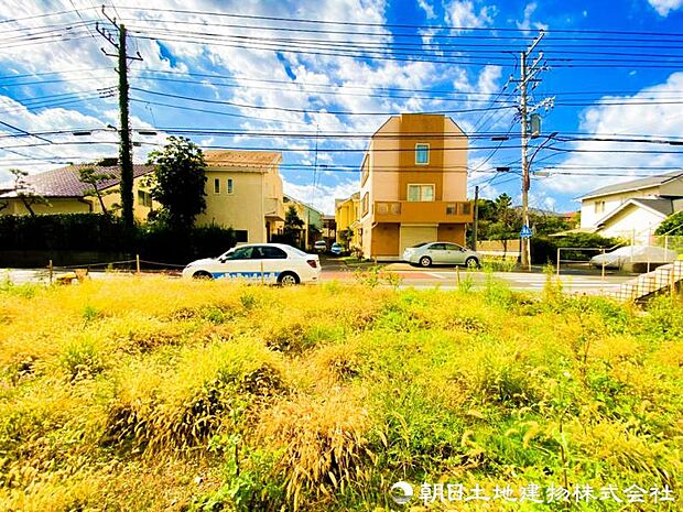 【現地写真】陽当りや通風・仕様設備やお部屋の大きさの比較、近隣・周辺環境や街並みなど、資料には掲載していない情報が現地にはたくさんあります。