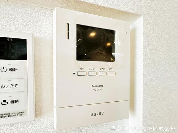 【インターホン】奥様やお子様だけでご在宅が多い方への必需品！突然の来訪も天候や時間帯に関係なく鮮明な画像で確認することが出来ます。